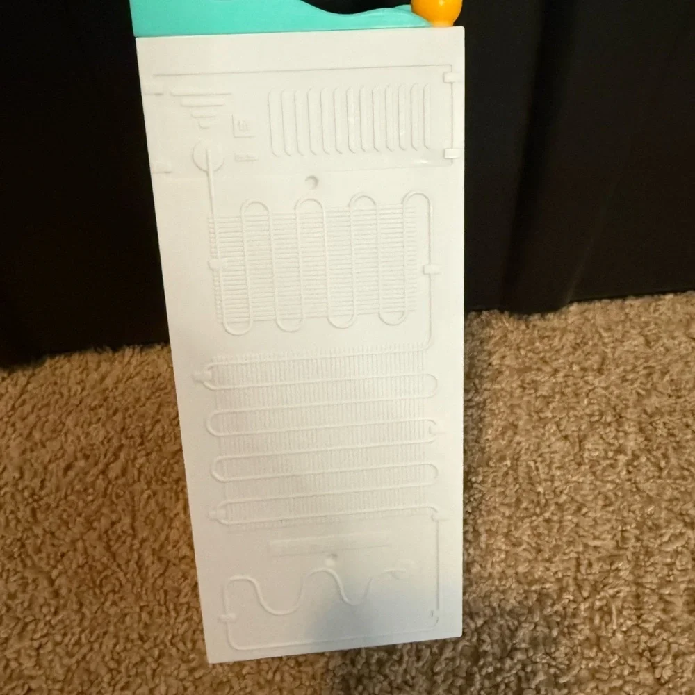 LOL Surprise toy refrigerator - Picture 3 of 6